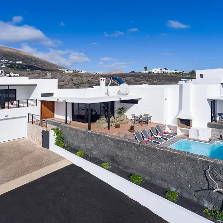 Villa Con Piscina Climatizada Y Vistas Al Mar فيلة Mácher